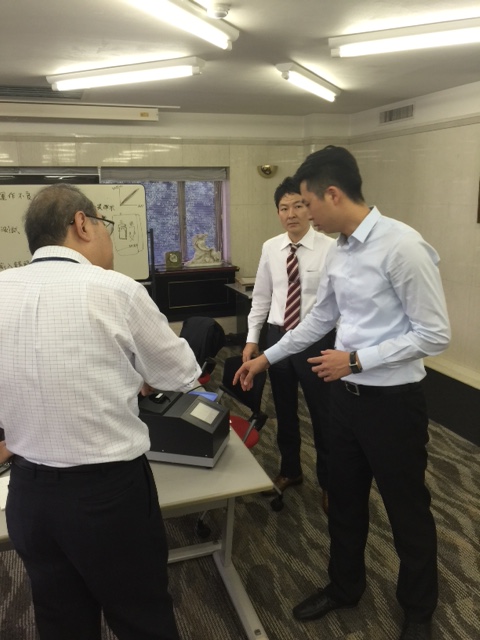 KETT、細川受訓照片、成份分析計、食味計