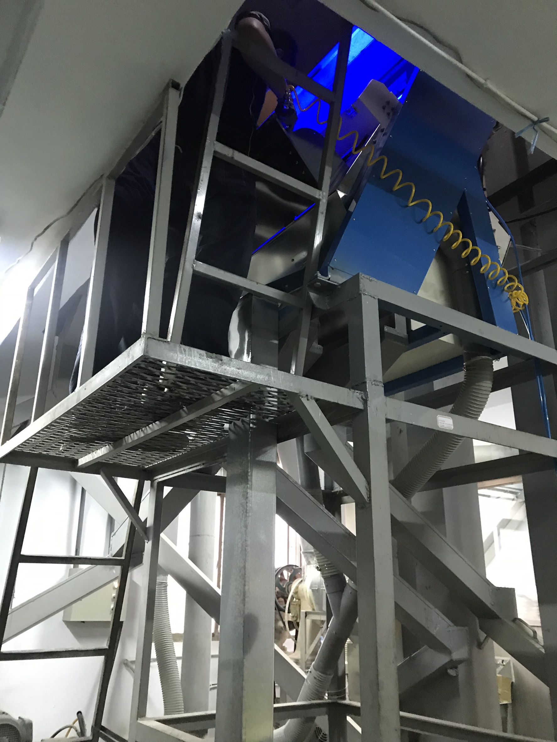 色彩選別機、色選機、選米機